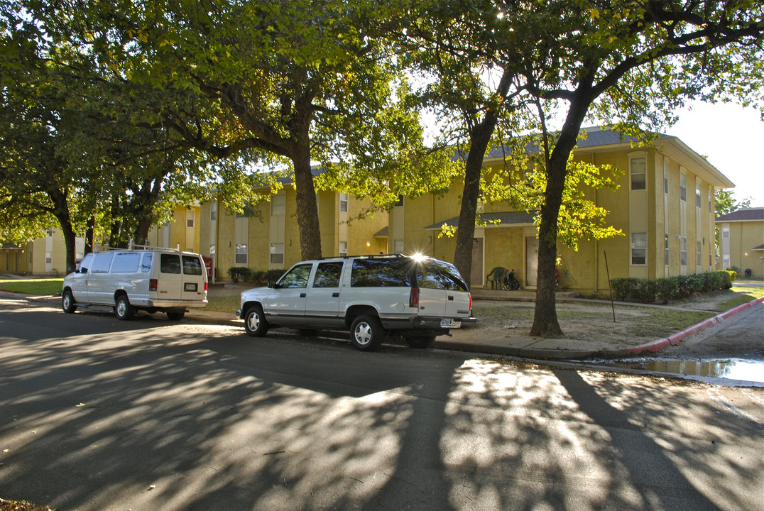 VILLA VALENCIA in Irving, TX - Foto de edificio