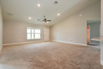 806 Edith Dr in Fruitland Park, FL - Building Photo - Building Photo
