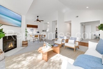 11263 Avenida De Los Lobos in San Diego, CA - Building Photo - Building Photo