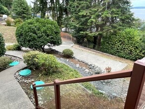 333 Marine Dr in Coupeville, WA - Building Photo - Building Photo