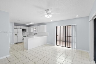 13892 SW 25th Terrace in Miami, FL - Building Photo - Building Photo