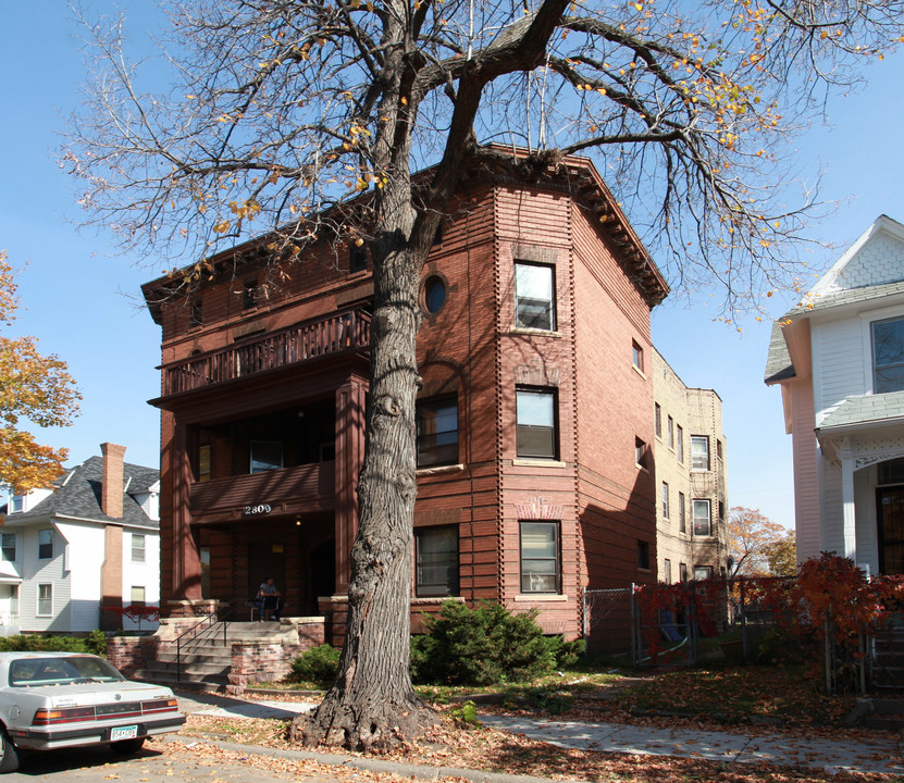 2809 Stevens Ave S in Minneapolis, MN - Building Photo