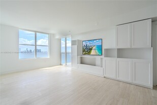 1800 Sunset Harbour Dr, Unit 1902 in Miami Beach, FL - Foto de edificio - Building Photo