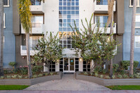 Marbella Apartments in Los Angeles, CA - Foto de edificio - Building Photo