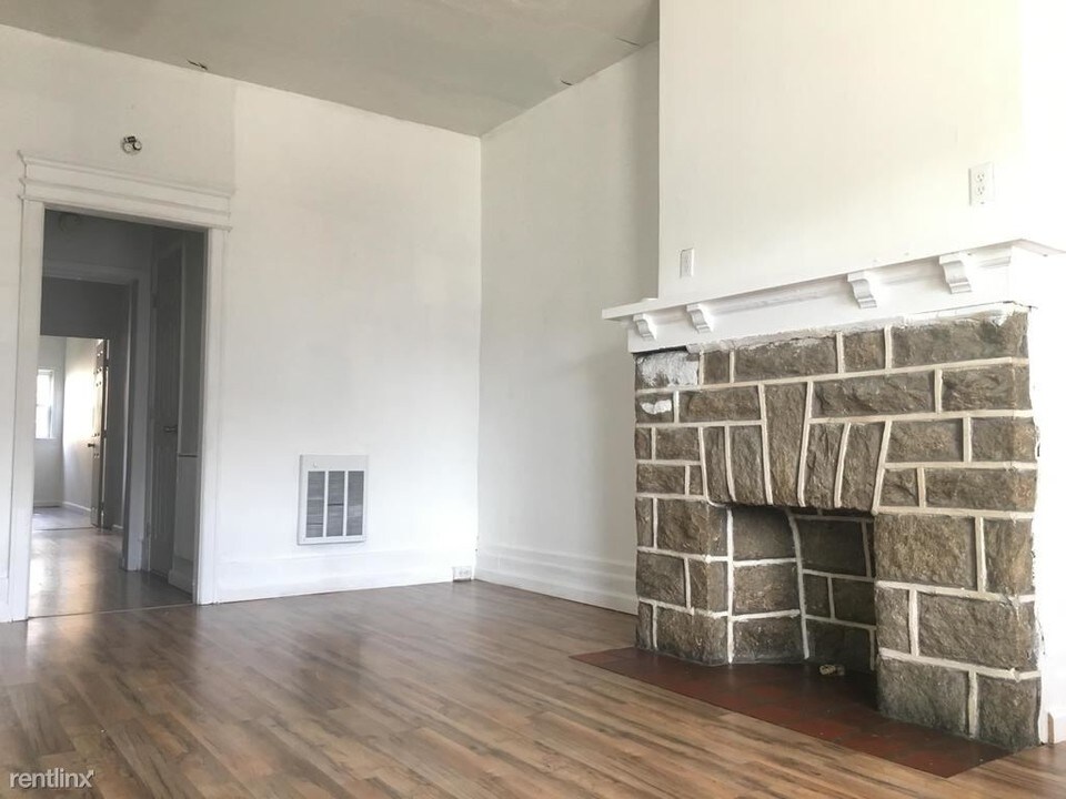 59 N 61st St-Unit -Unit 1 in Philadelphia, PA - Building Photo
