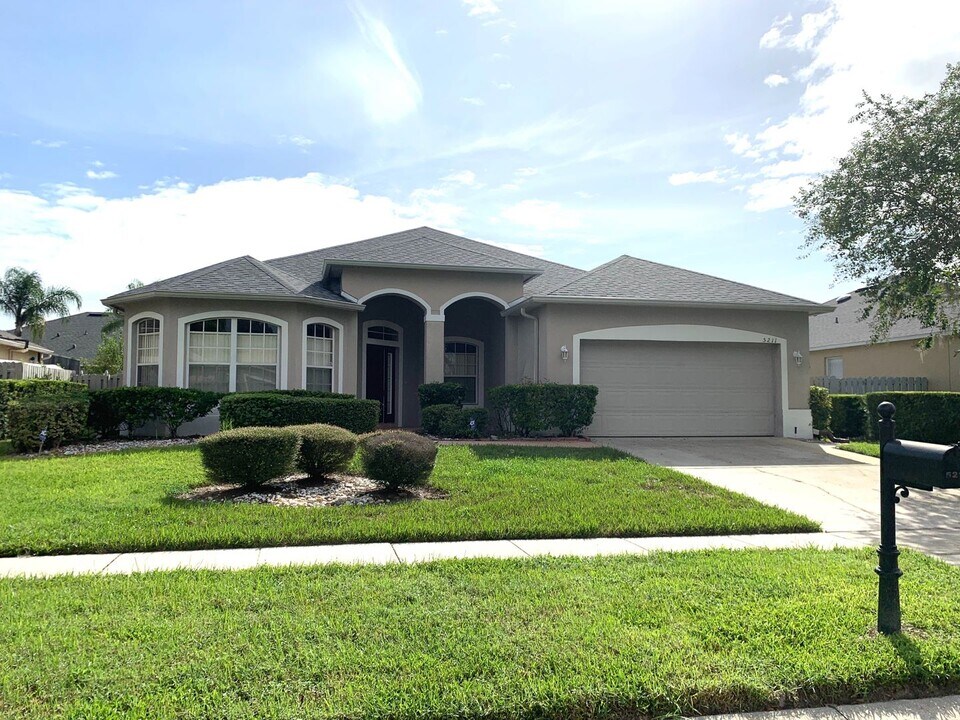 5211 Smokey Water Ln in Oviedo, FL - Building Photo