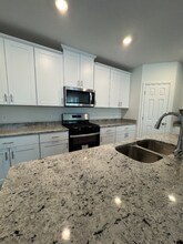 2955 Sunstar Dr in St. Cloud, FL - Foto de edificio - Building Photo