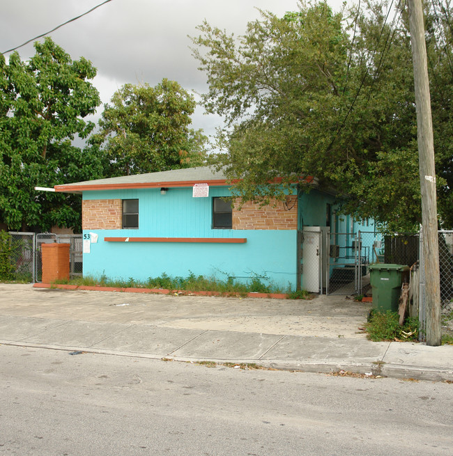 53 NE 56th St in Miami, FL - Foto de edificio - Building Photo