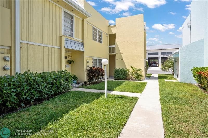 2111 NE 36th St in Lighthouse Point, FL - Building Photo