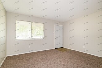 680 Lexington Park in Florissant, MO - Building Photo - Building Photo