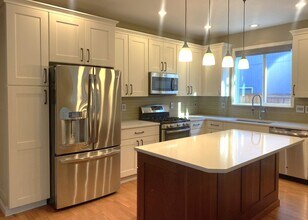 21226 SW Ladyfern Dr in Sherwood, OR - Building Photo - Building Photo