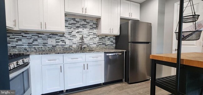 12705 Dara Dr in Woodbridge, VA - Building Photo - Building Photo