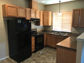 2556 Bailey Hill Rd in Eugene, OR - Building Photo - Building Photo