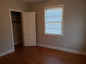 1104 S 12th Ave in Lanett, AL - Building Photo - Building Photo