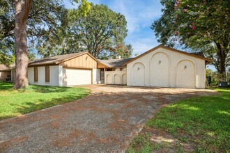 5423 Bent Bough Ln in Houston, TX - Building Photo - Building Photo
