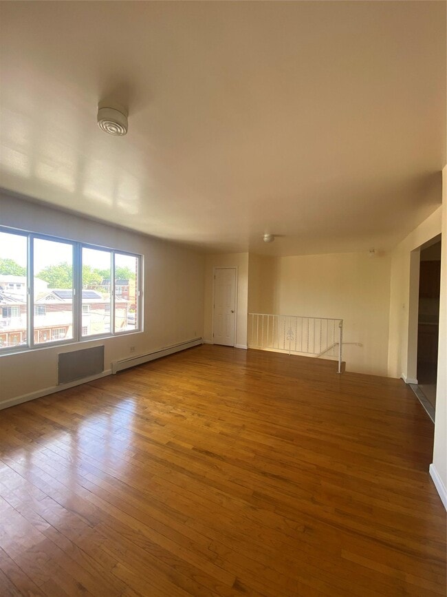 61-46 162nd St in Queens, NY - Building Photo - Building Photo