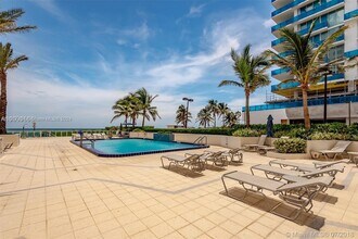 6917 Collins Ave, Unit 420 in Miami, FL - Building Photo - Building Photo