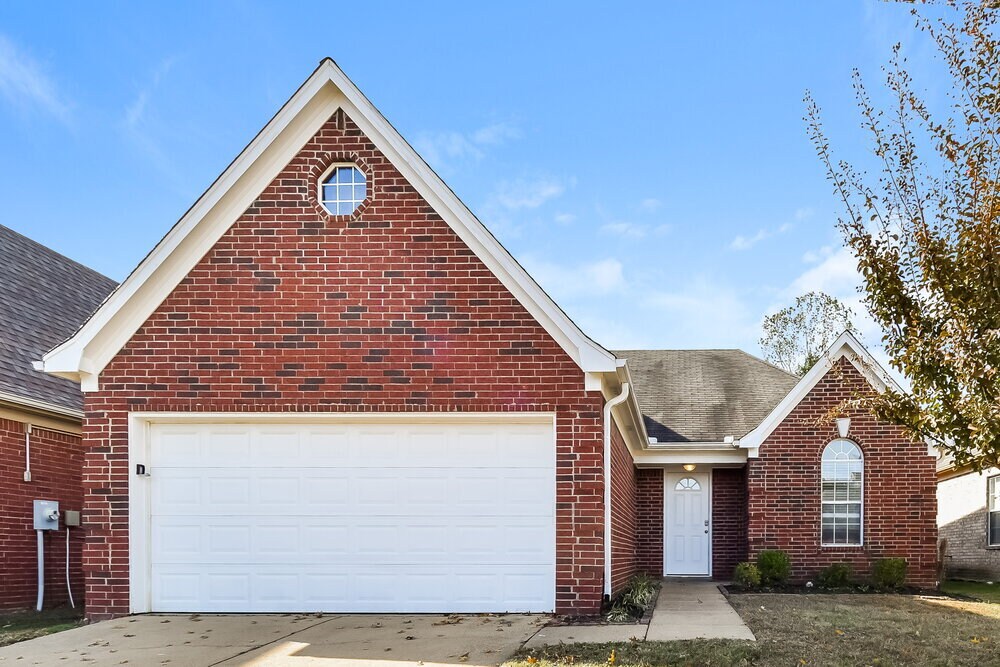 9043 William Paul Dr in Olive Branch, MS - Building Photo
