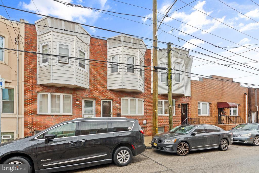 3207 Salmon St in Philadelphia, PA - Building Photo
