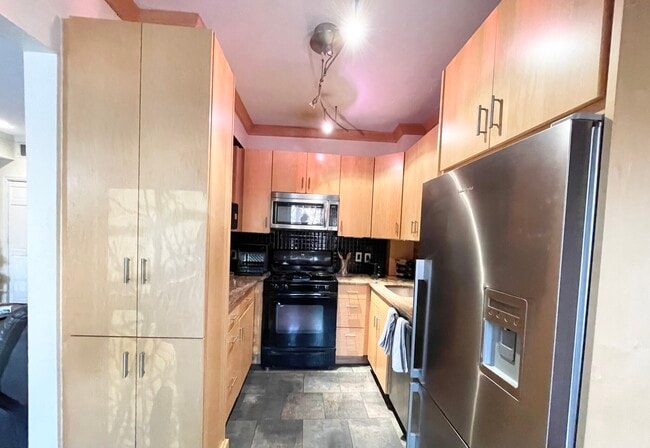 45 Hemenway St, Unit 2 in Boston, MA - Foto de edificio - Building Photo