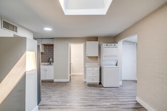 Caya Apartment Homes in Phoenix, AZ - Building Photo - Interior Photo