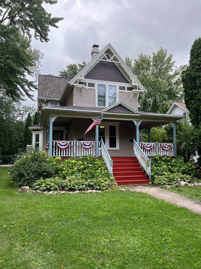 property at 417 Nicolet Blvd