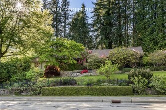 Pet-Friendly 2-Bedroom Basement Suite in L in West Vancouver, BC - Building Photo - Building Photo