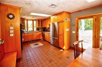 35 Mittendorf Rd in South Kingstown, RI - Building Photo - Building Photo