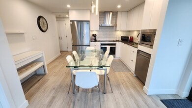 1471 St. Paul St in Kelowna, BC - Building Photo - Building Photo