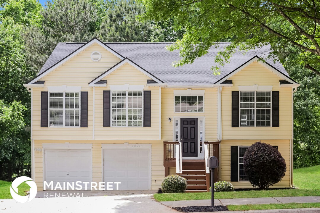 10625 Tara Village Way in Jonesboro, GA - Building Photo