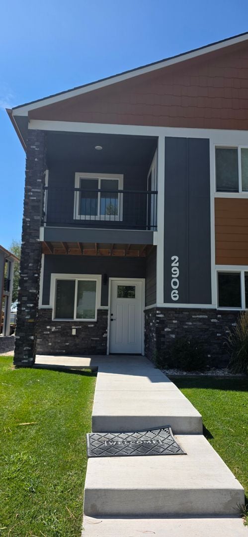 property at 2906 Cribbon Ave