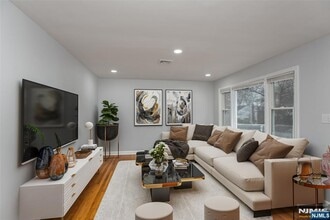 76 Farview Terrace in Paramus, NJ - Building Photo - Building Photo