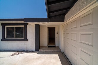 73100 Santa Rosa Way in Palm Desert, CA - Building Photo - Building Photo