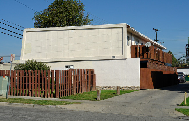 796 Shalimar Dr in Costa Mesa, CA - Building Photo - Building Photo