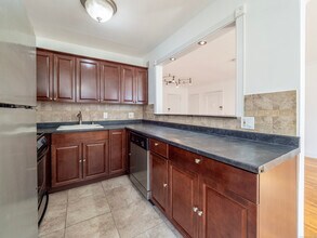 11 Bedford Ave in Norwalk, CT - Building Photo - Building Photo