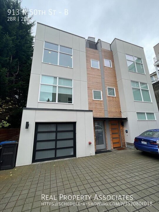 913 N 50th St in Seattle, WA - Building Photo