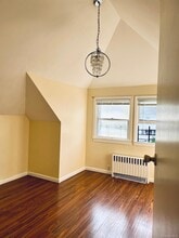 51 Howard Pkwy in New Rochelle, NY - Building Photo - Building Photo