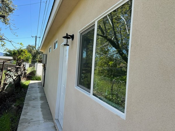 1542 W Virginia St in San Bernardino, CA - Foto de edificio - Building Photo