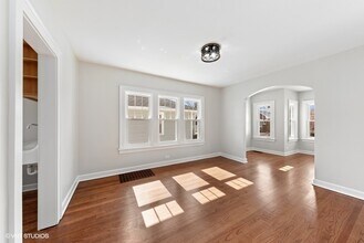 133 S Vail Ave in Arlington Heights, IL - Building Photo - Building Photo