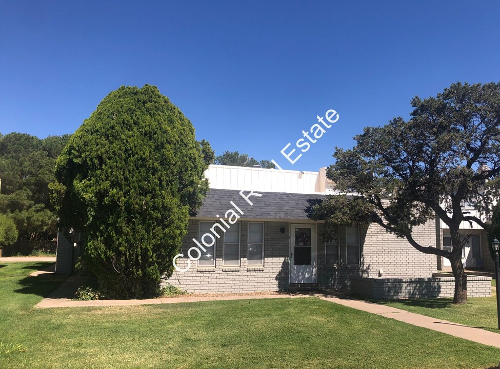 801 Laurelwood Dr-Unit -D in Clovis, NM - Building Photo