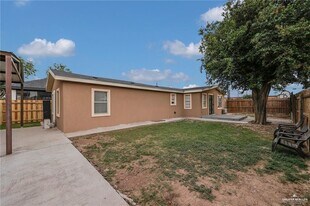 13 4th St in Mission, TX - Building Photo