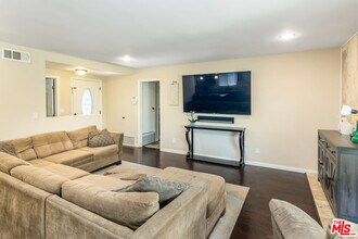 6443 Dannyboyar Ave in Los Angeles, CA - Building Photo - Building Photo