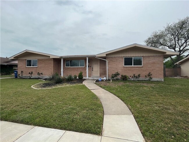 505 Fairfield Dr in Corpus Christi, TX - Building Photo - Building Photo