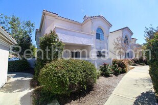 1897 Matin Cir in San Marcos, CA - Building Photo