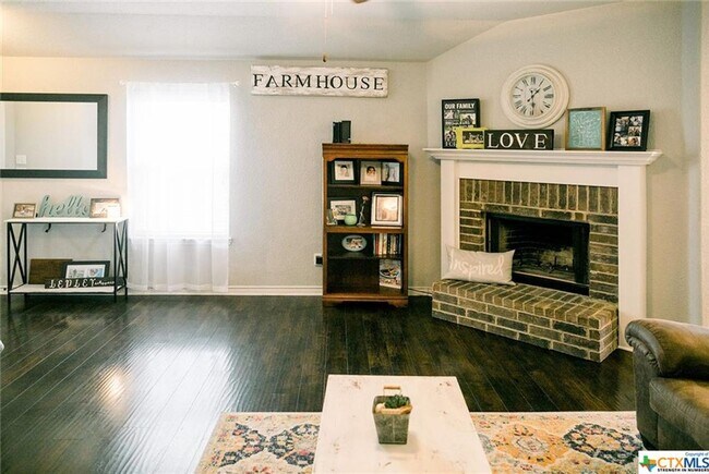 2525 Elk Creek St in Temple, TX - Foto de edificio - Building Photo