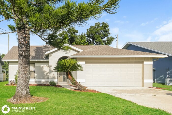 13114 Regent Cir in Ft. Myers, FL - Building Photo