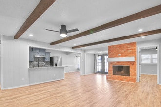 6907 Avenue W in Lubbock, TX - Building Photo - Building Photo