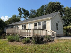 18 Meadowview Terrace in Weaverville, NC - Building Photo