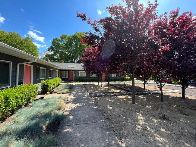 3614 SE 15th Ave in Portland, OR - Building Photo - Building Photo