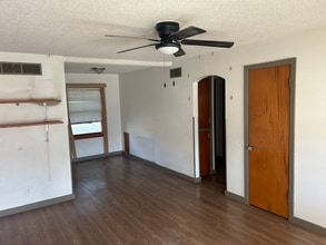 1438 N Battin St in Wichita, KS - Building Photo - Building Photo